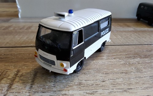 Peugeot police solido ixo - police,