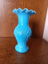Magnifique petit vase vintage bleu opaline De Foire Hauteur 11cm Medaillon