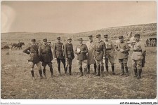 AVIP14-0633-MILITAIRE-CARTE PHOTO - Des hommes en uniforme - A localiser