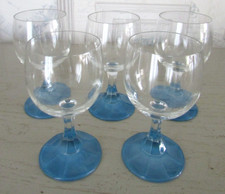 Ensemble de 5 verres à pied