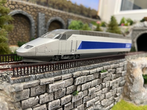 Fausse motrice tgv - fausse,