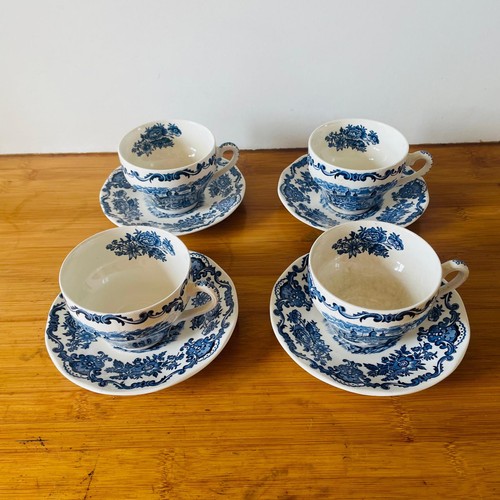 Lot tasses et soucoupe - lot,