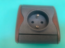 Prise 2P+T Legrand Plaque Sagane Xeliomat noix d'acajou 82340 823 40