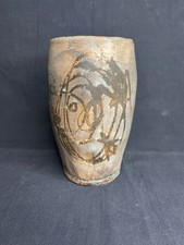 Vase en céramique du milieu