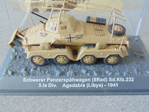 Vehicule miniature militaire