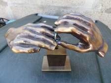 Sculpture Statue bronze mains la bague au doigt signé R. Richese style  Lohe XXe