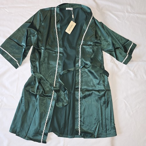 Ekouaer women deep forest - deep,