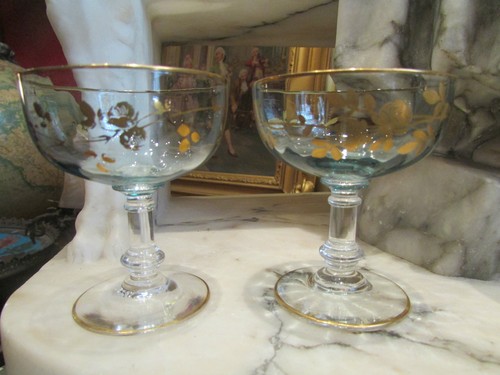 Anciens verres pied en - a,