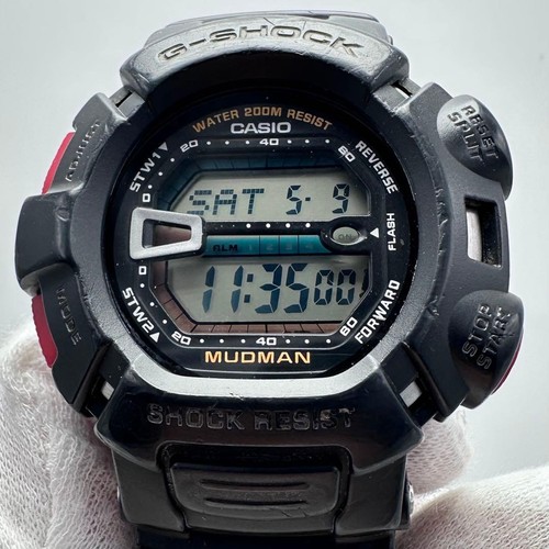 Montre numérique pour homme