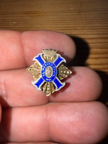 Insigne boutonnière - de,