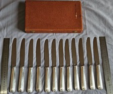 Coffret 12 couteaux vintage en
