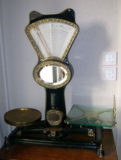 ANCIENNE balance d'épicier
