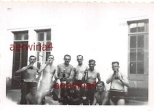 Photo de groupe soldats nus