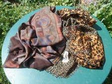 2 Foulards Carré Châle Yves