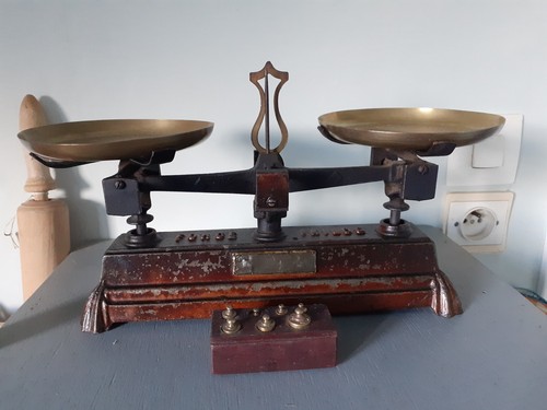Jolie petite balance fonte - , 1