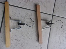 cintre à pince en bois ancien largeur 25