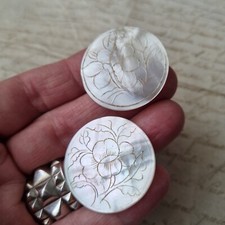 2 Jetons Anciens Nacre Gravée Fleurs XVIIIè Mother Of Pearl Counter 18thC