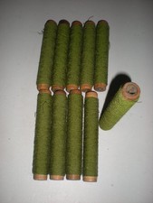 Lot de 10 anciennes bobines  fil coton vert foncé mercerie couture support bois