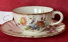 TASSE ET SOUS TASSE A THE EN PORCELAINE  SARREGUEMINES DECORS SAXE ET OR /C