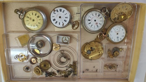 Lot pièces montre - de,
