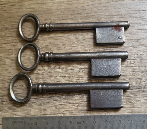 Anciennes clefs vierges - anciennes,