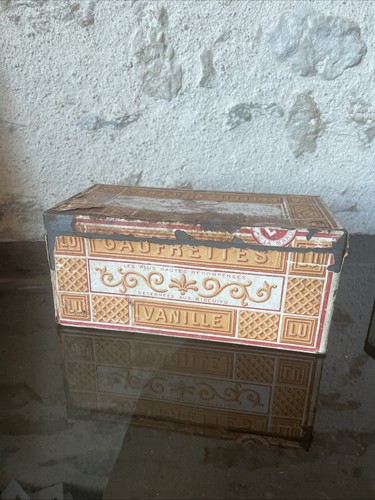 Boite ancienne tole - , et
