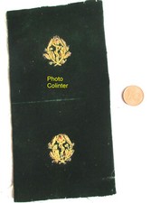 Officier PHARMACIEN - Ecussons de col - velours vert trés foncé - petit  motif