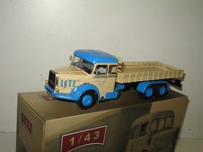 1:43 altaya, BERNARD TD180 plateau ridelles, camion d'autrefois