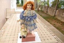 poupée automate boite à musique