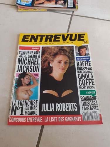 Magazine entrevue julia - magazine,