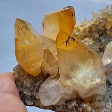Calcite France tons jaunes à miel Pyrénées