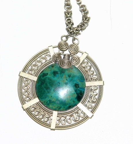 Collier médaillon aztèque - , en