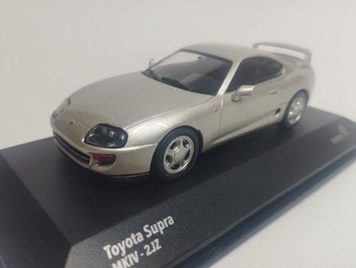 Voiture miniature toyota - voiture,