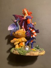 une figurine de fée elfe ( ma réf : 478 § )