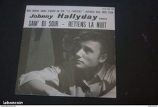 JOHNNY HALLYDAY RETIENS LA