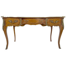 Petit bureau de dame à lingotière de style Louis XV dessus de cuir