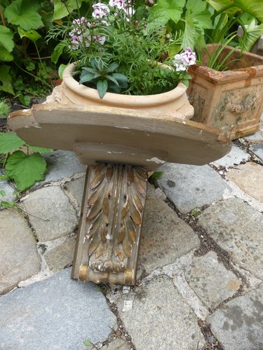 Sellette murale pour - , statue