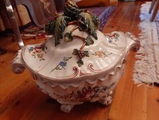 Grande soupière et son