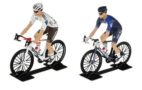 Lot figurines coureurs - de,