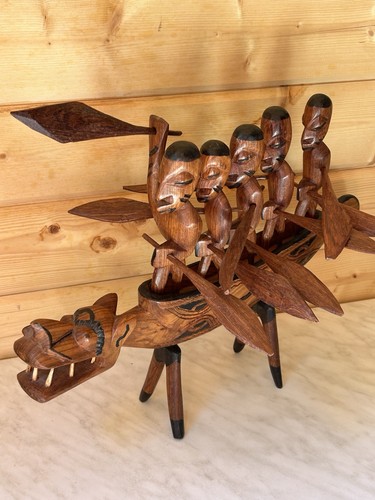 Bateau dragon africain - , rameur