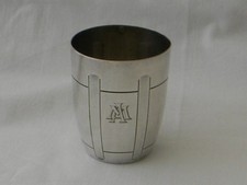 Timbale gobelet Art Déco en argent. Poinçon Minerve.