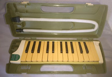 ANCIEN INSTRUMENT MUSIQUE A