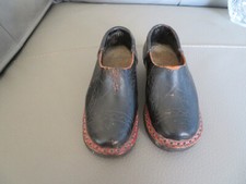 ancienne petite chaussure cuir