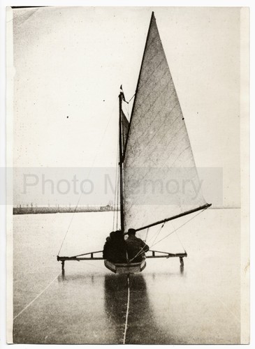 Char voile sur glace - à,