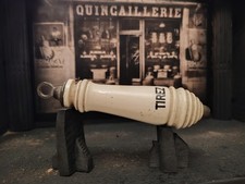 Sur Fond Quincaillerie : Poignée Ancienne Tirette De Chasse D'eau En Porcelaine