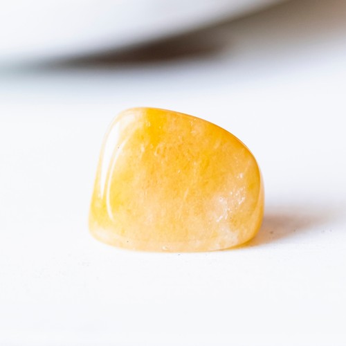 Jade jaune pierre roulée - jade,