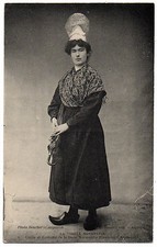 CPA Folklore. La Vieille Normandie. 6. Coiffe et Costume de la Basse Normandie 