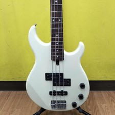 Guitare basse électrique