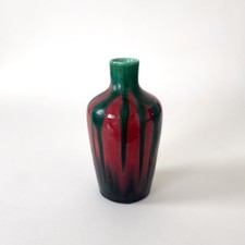 Vase Art Nouveau en faïence émaillée verte et rouge par Orchies - vers 1900