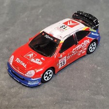 Petite voiture minature